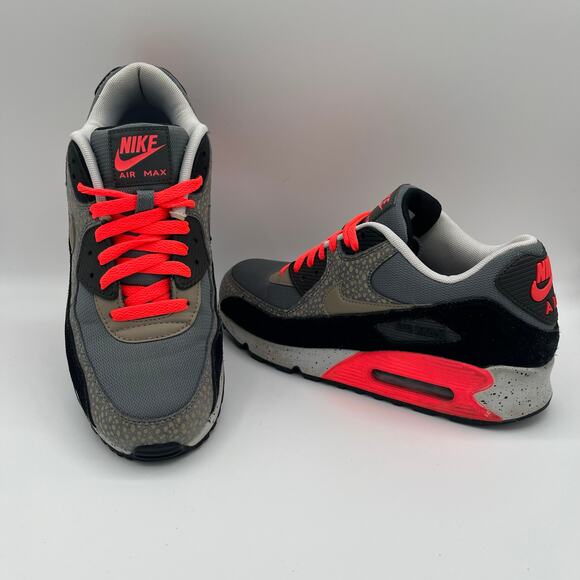 NIKE Air Max, Athletic Shoes, Size 8, Black & Pink - Picture 2 of 8